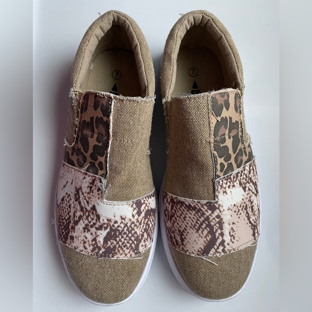 Jolimall Women's Comfort Canvas Animal Print Slip-On Loafers/ Sneakers, Size 7